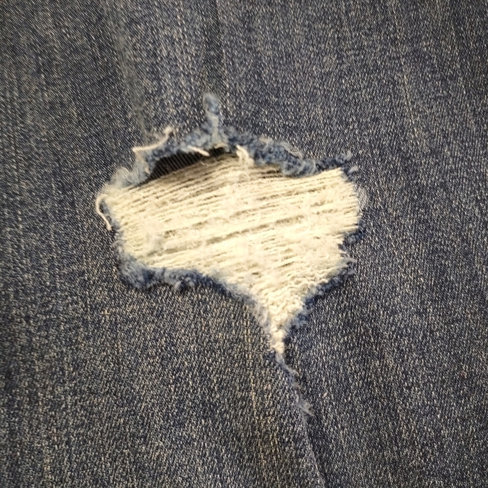 Maurices Women's Blue Distressed Mid Rise Short Skinny Jeans Size S NWT - Picture 5 of 10